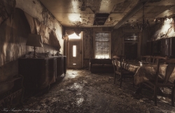 Livingroom of Decay 